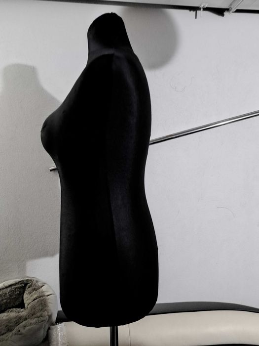 Manekin Damski  XL na nóżce styropian w materiałowym pokrowcu