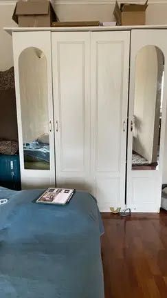 Шкаф двухдверный