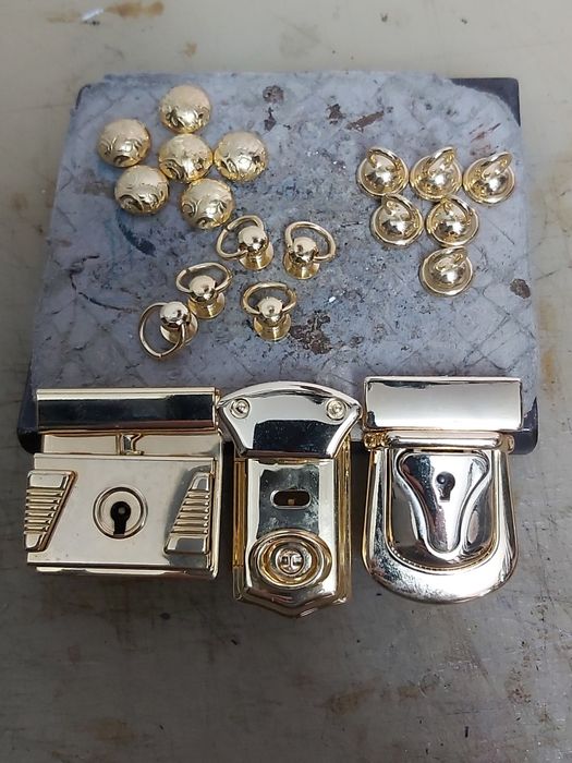 Adornos, molas imã,  fivelas,