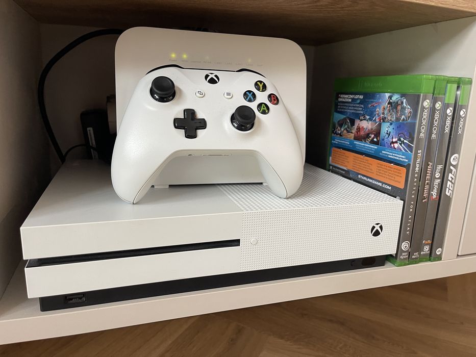 Konsola Xbox one + PAD + GRY