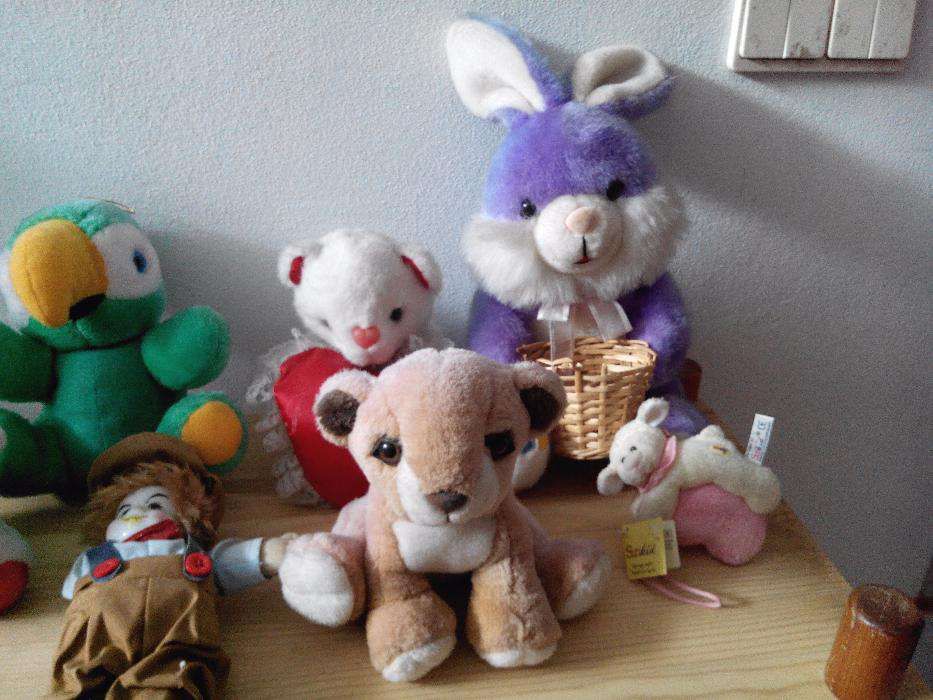 bonecas e peluches