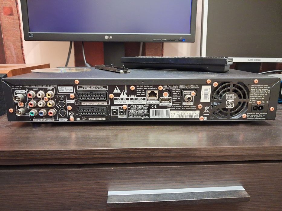 DVD/HDD рекордер Pioneer DVR-LX61 (HDMI, 250GB)