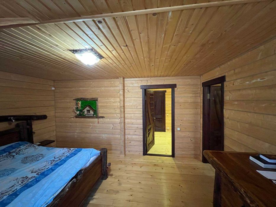 Пропонується до продажу заміський будинок.
