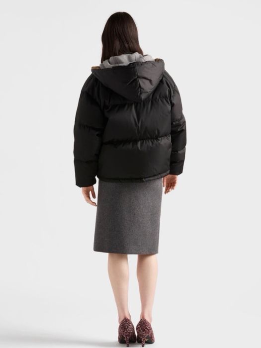 Prada куртка 40 размер нова