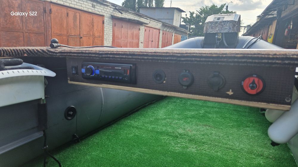 Човен Навігатор 360 лафет Одісей, мотор Парсун 9.8 лебідка стронгер