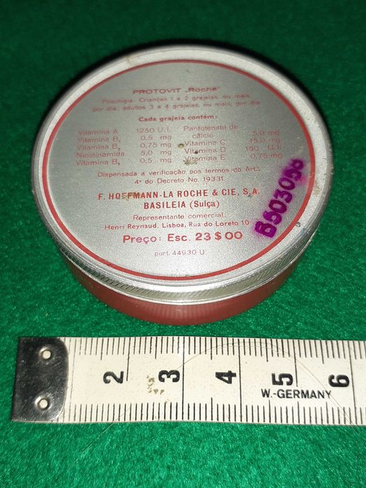 Caixa em Lata de "PROTOVIT"