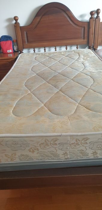 Camas, colchaões e estrados