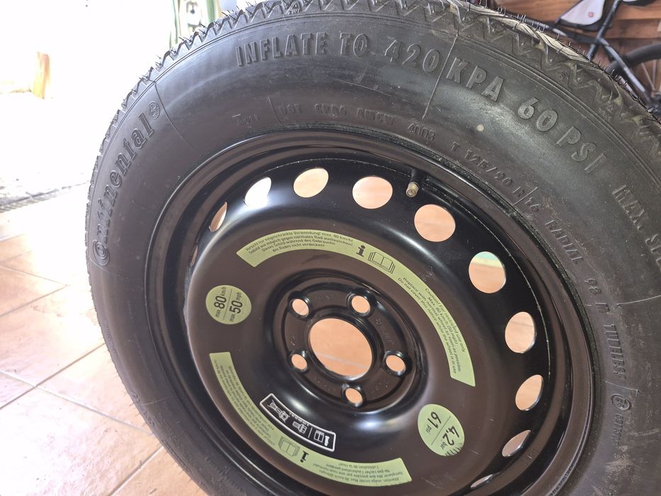 Pneu sobresaliente Continental MB Clase A