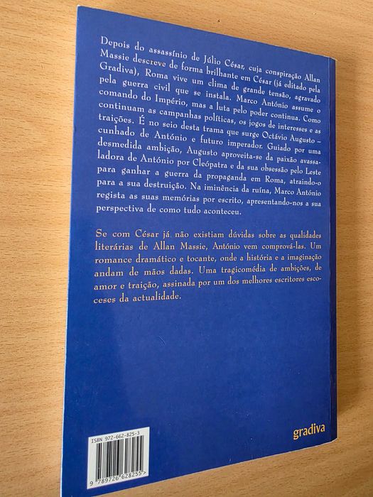 Livro "António" de Allan Massie