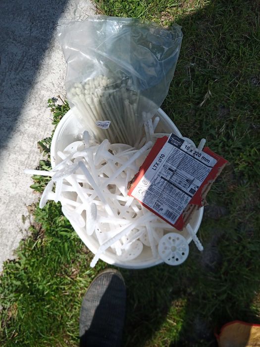 Kołki do styropianu