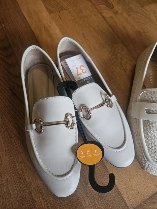 Sapatos clássicos beje