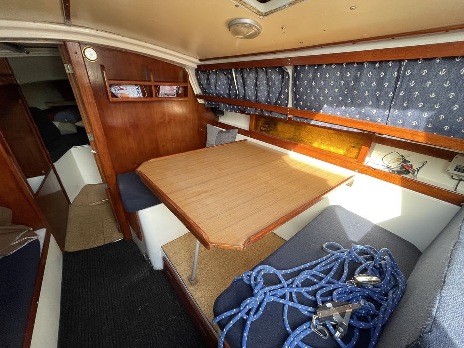 Яхта парусная Jaguar 27