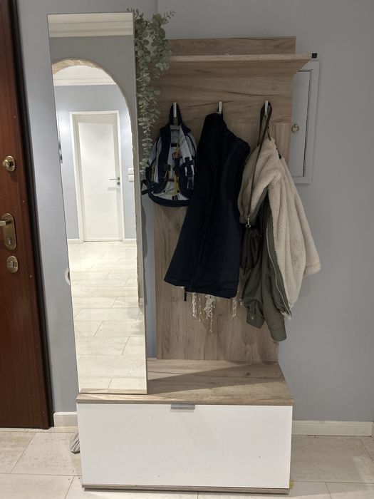 Sapateira com espelho