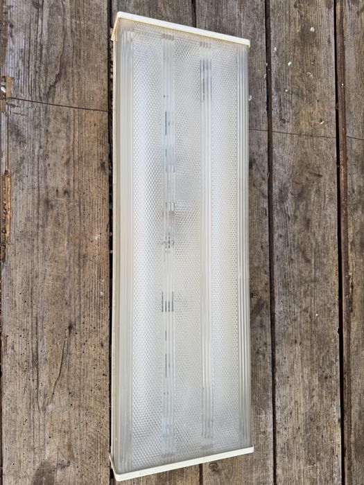 Armadura de teto com lampadas