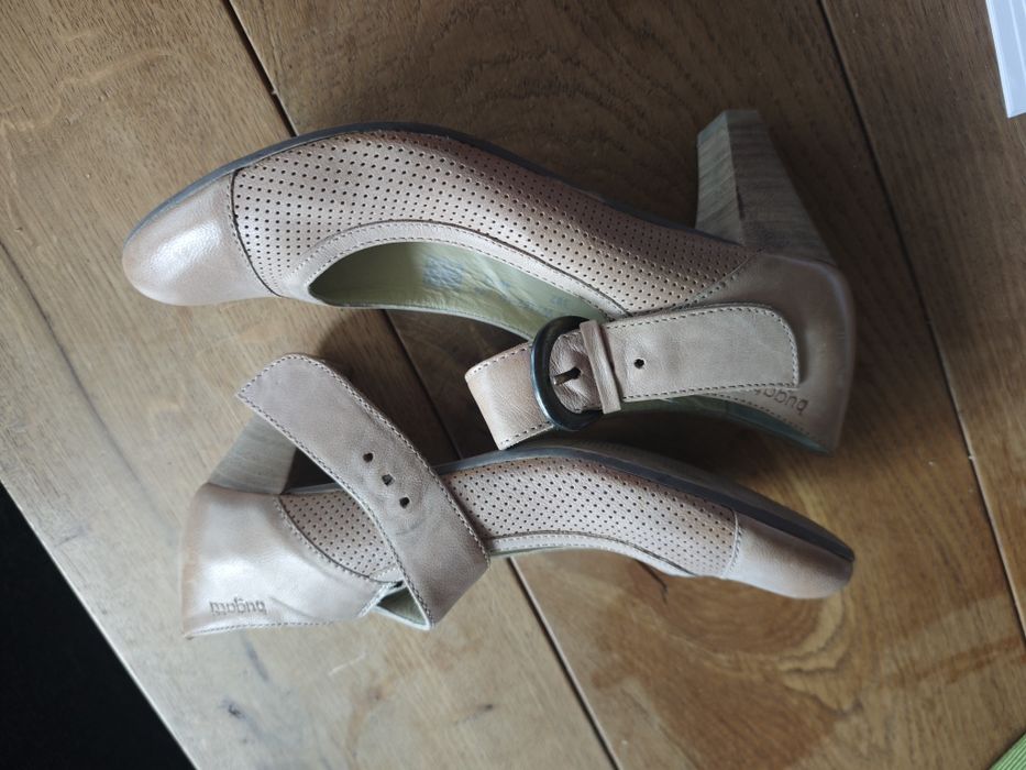 Buty na obcasie włoskie 39 skóra