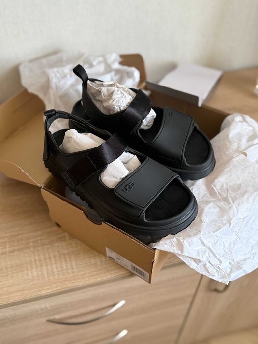 Cандалі босоніжки Ugg