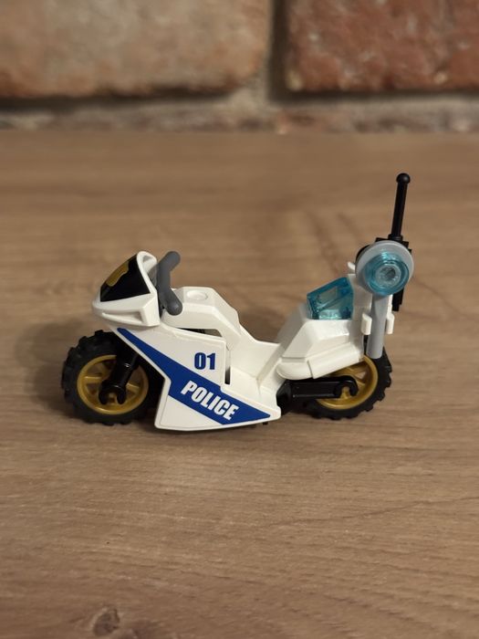 Lego 60137 motocykl motor