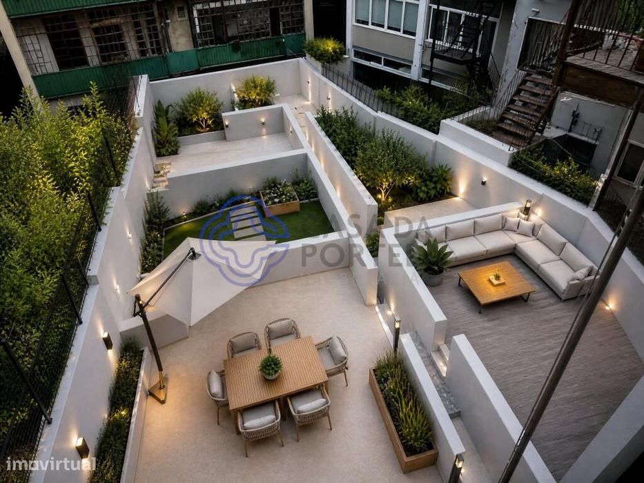 Apartamento T3 novo remodelado com logradouro de 15 m2 em prédio total