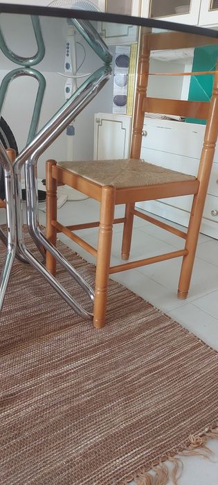 Cadeira em madeira