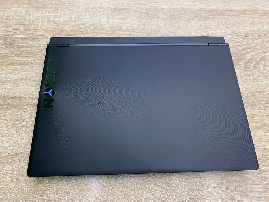 Продам ігровий ноутбук Lenovo Legion Y540-15IRH (81SX009TRA)