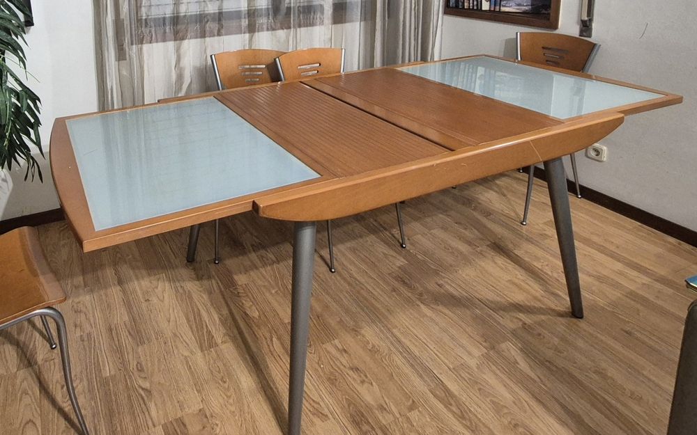 Mesa para sala ou cozinha