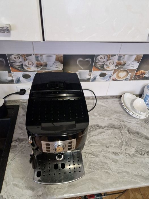 Кавоварка Delonghi Magnifica  S.