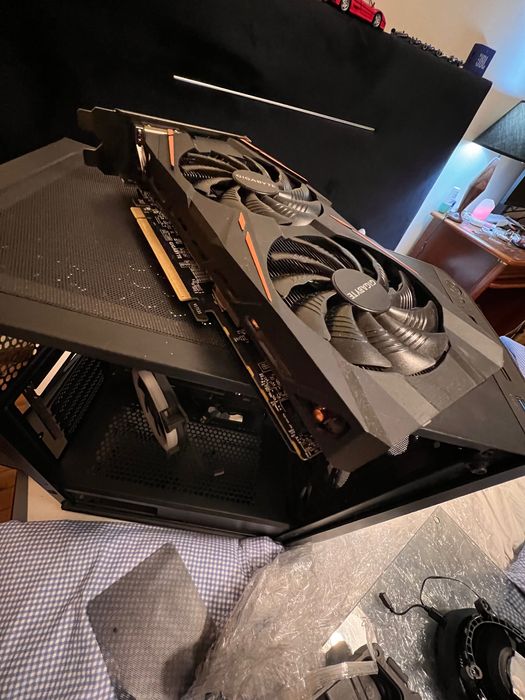 AMD RX580 Graphics Card476677425804748800