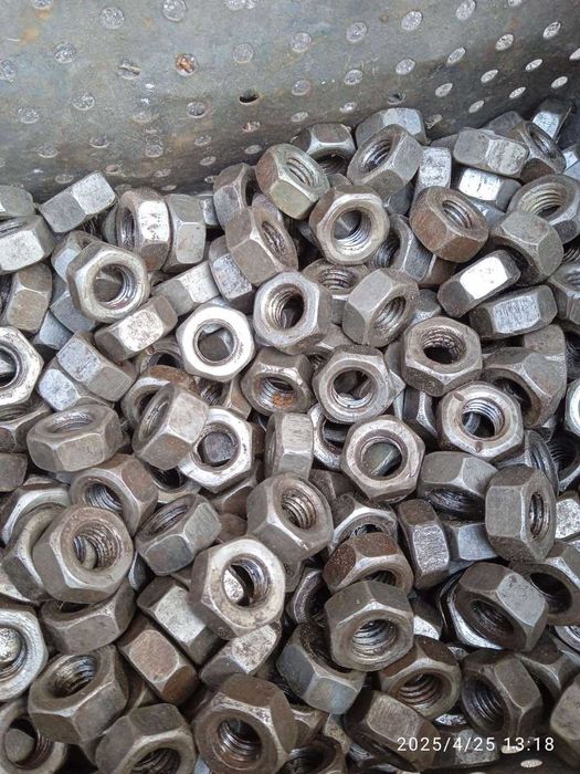 Болт м8 и гайки м10,м12,м20