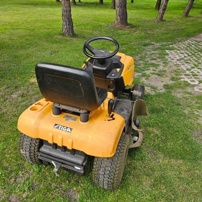 Traktorek ogrodowy STIGA Estate Tornado, silnik Briggs & Stratton
