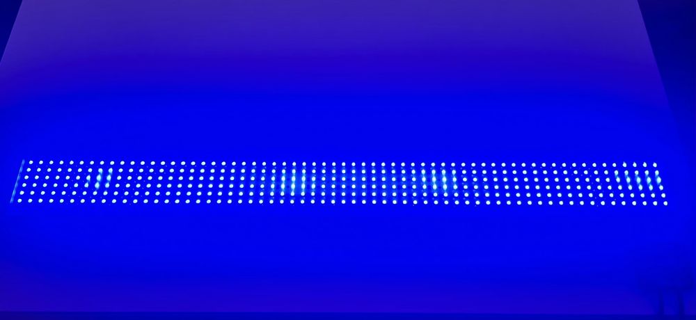 Chihiros RGB A901 Plus 90 cm + Commander 4 + suportes originais