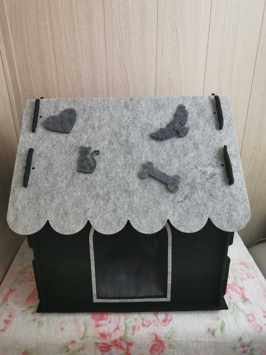 Будиночок для котиків і песиків