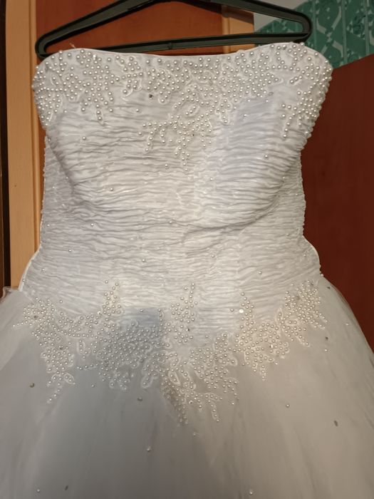 Продам весільну сукню