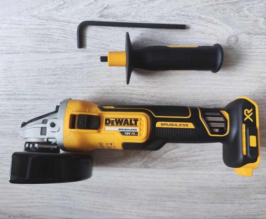 Акумуляторна болгарка DeWALT DCG405 (НОВА)