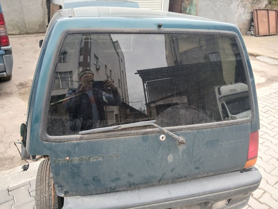 Продам машину на запчасти