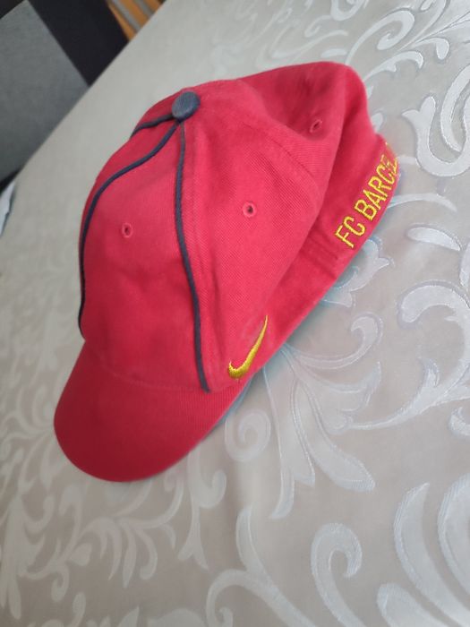 Czapka NIKE FC Barcelony z daszkiem kaszkietówka