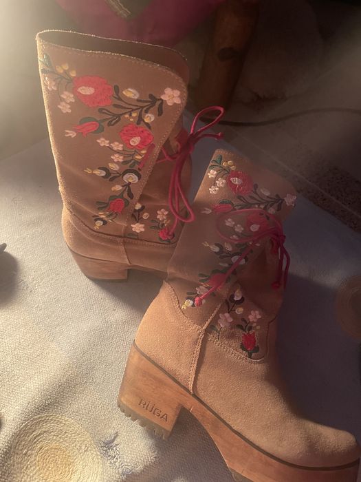 Vendo botas da marca Ruga