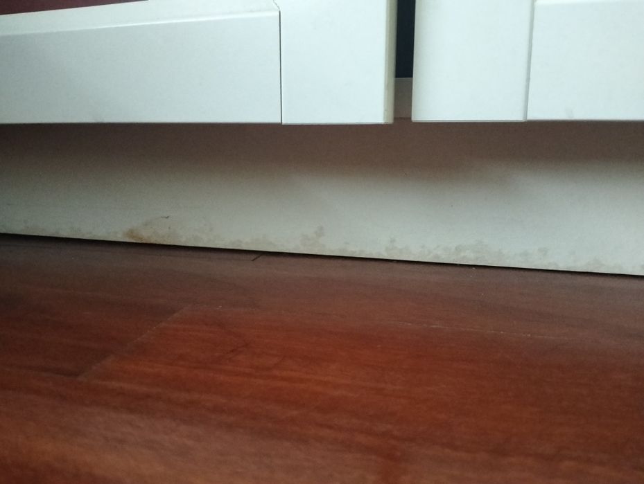 Estante Billy branca com portas de vidro