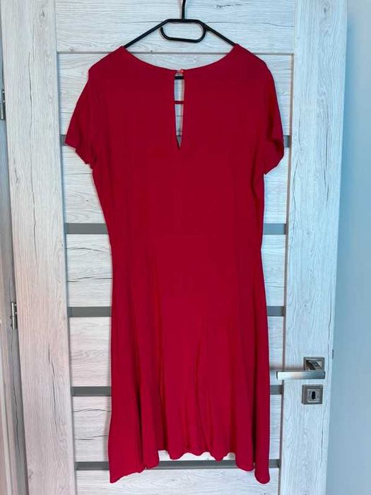 Czerwona sukienka Cropp rozm. L