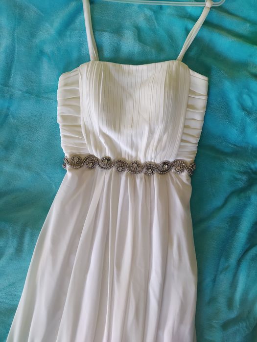 Ніжна сукня молочного кольору