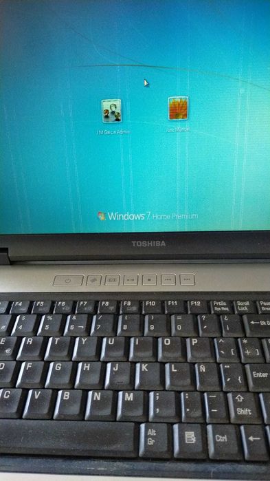 Portátil a funcionar + Tablets para peças