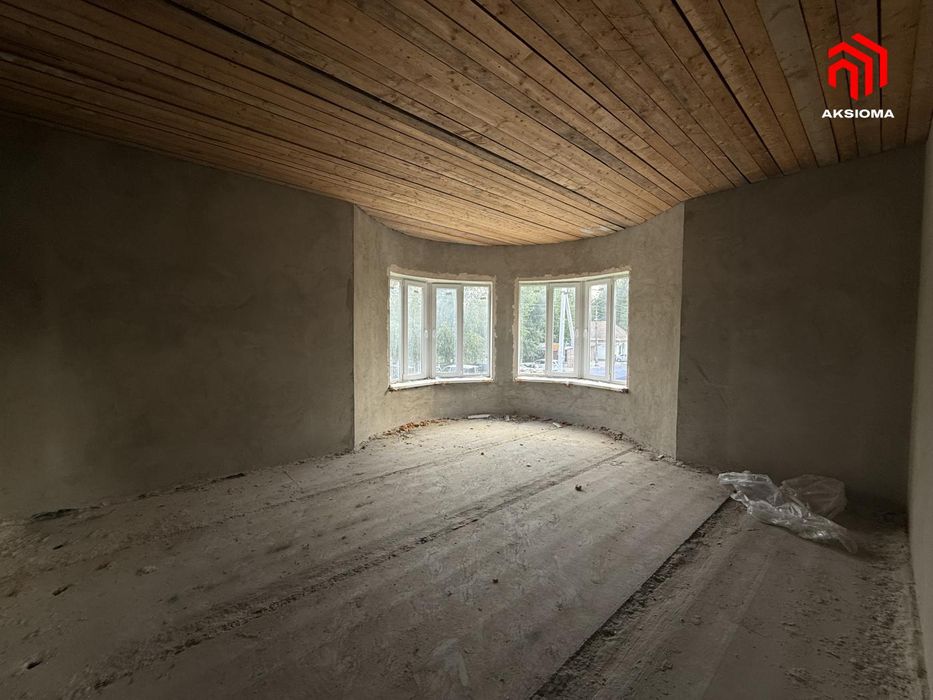 Продаж нежитлової будівлі 350 кв.м. з фасадним входом