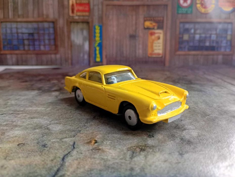 Aston Martin D.B.4 Corgi Toys escala 1/43, 1959