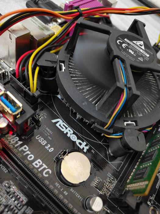 Motherboard Asrock H81 PRO BTC de 6 Slot PCI p/ 6 GPU MIning64729897250307120