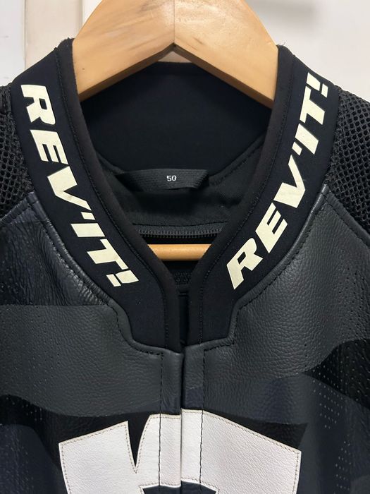 Casaco REVIT Hyperspeed Pro, tamanho 50, tem 2 anos, está como novo.