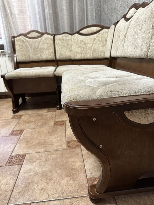 Уголок кухонный продам