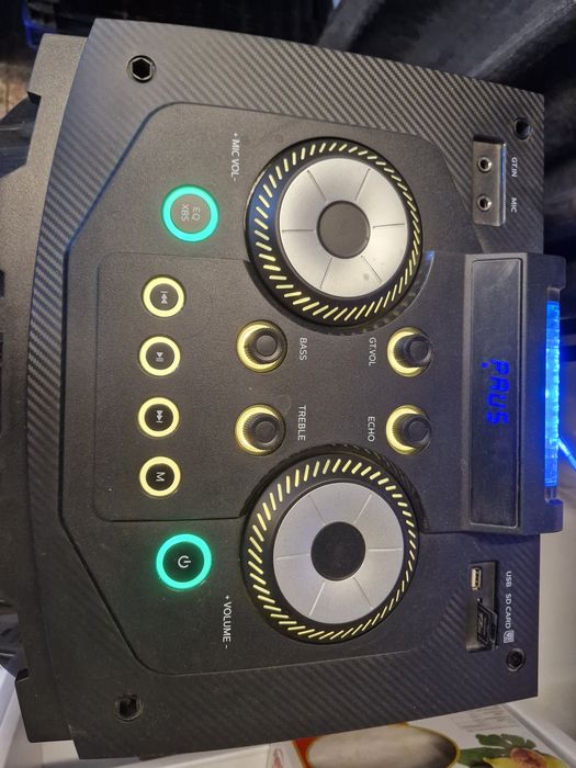 Duży glosnik bluetooth  z mikrofonem