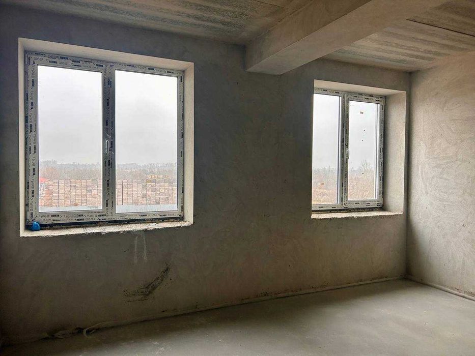 Квартира (3к) з індивідуальним газовим опаленням та кухнею 20 метрів.