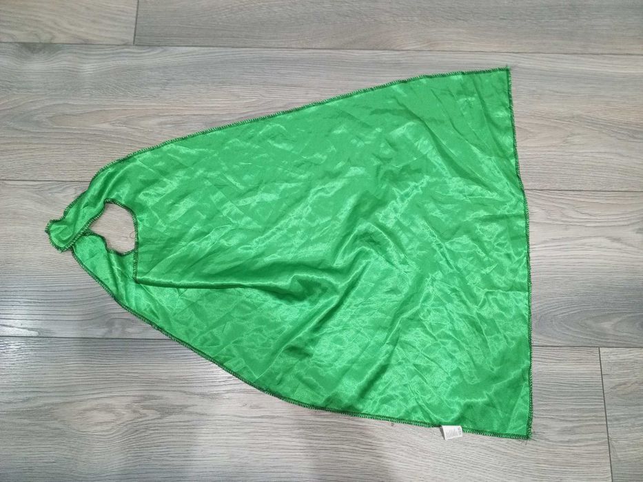 zielona pelerynka, przebranie na bal karnawałowy