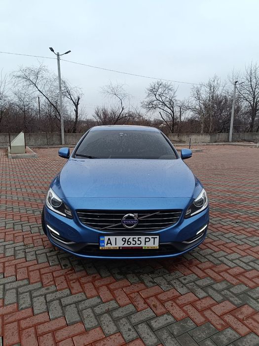 Вольво S60 2015 року