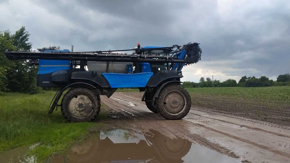 обприскувач самохідний New Holland SP275F